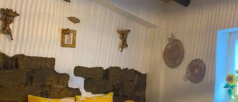 1 slaapkamer, een strijkplank/strijkijzer, reisbedje, gratis wifi