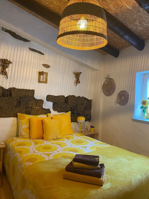 1 chambre, fer et planche à repasser, lit parapluie, Wi-Fi gratuit