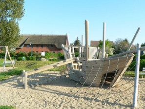 Unclassified image, 2 of 18, button