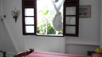 2 chambres, fer et planche Ă repasser, Wi-Fi, draps fournis