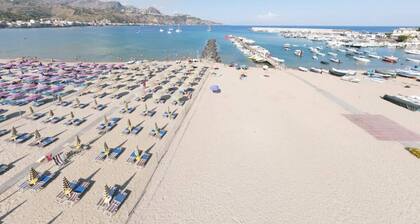 Beachfront Penthouse Giardini Naxos