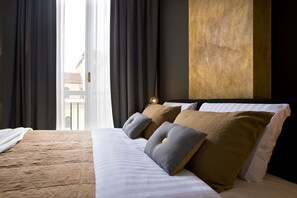 6 Schlafzimmer, Zimmersafe, Schreibtisch, Bügeleisen/Bügelbrett