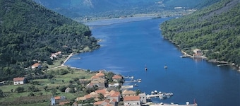 Apartment in Žuljana with Seaview, Terrace, Air condition, WIFI (3558-1)