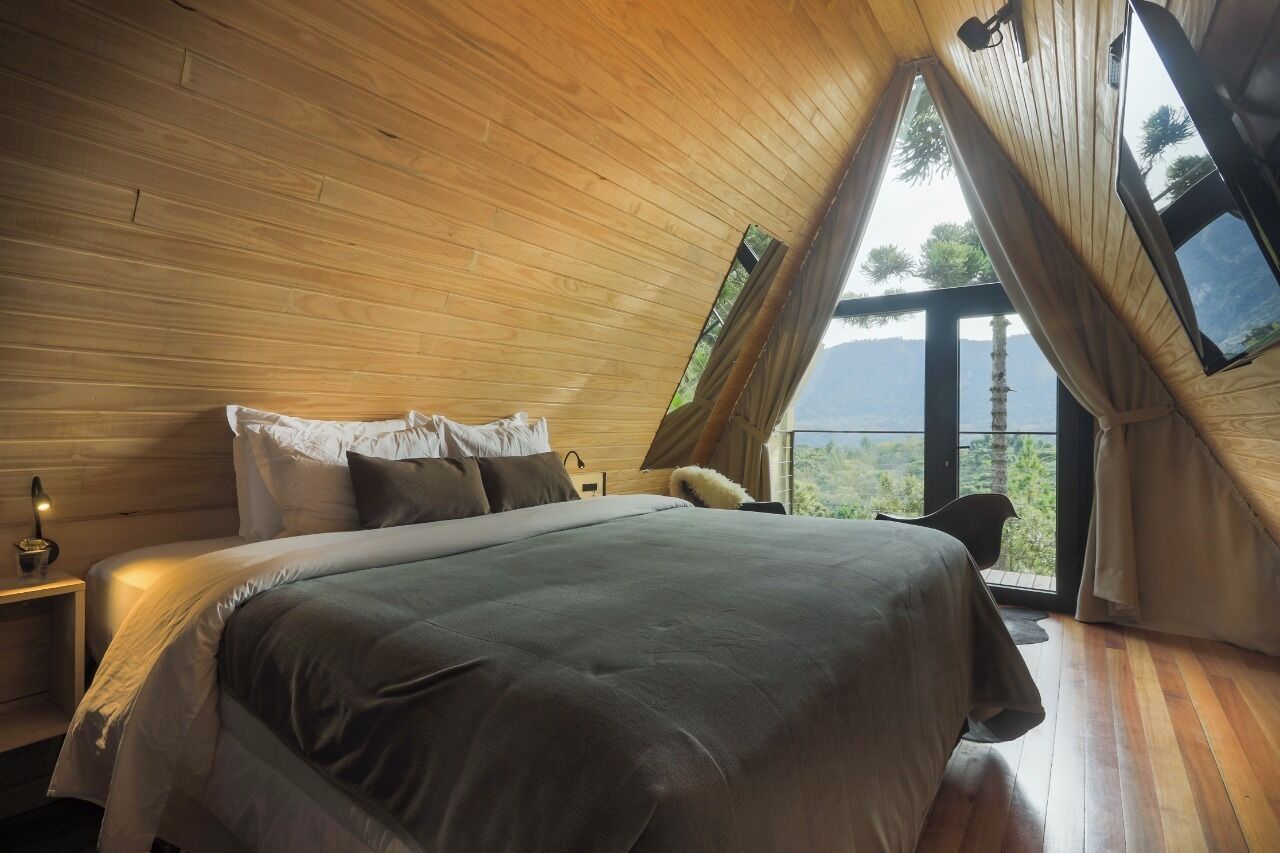 Standard-Ferienhütte, 1 Queen-Bett | Minibar, laptopgeeigneter Arbeitsplatz, Verdunkelungsvorhänge