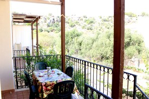 Outdoor dining - MATTEO P1 ° CASEWASH BLUVACANCES IN SAN VITO LO CAPO. Free Wifi  (San Vito Lo Capo)