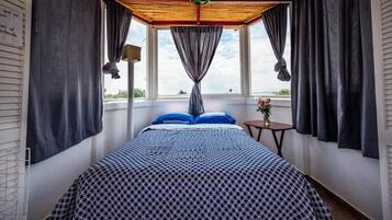 Panoramic Double Room | Individually furnished, free WiFi, bed sheets