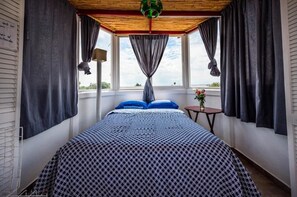 全景双人房 | 特色家居、免费 WiFi、床单