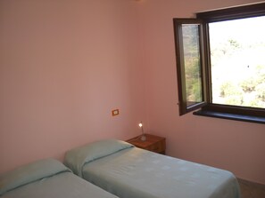 3 bedrooms, iron/ironing board, free WiFi, bed sheets - CASA ELISABETTA/app.1: magnificent apartment with majestic view of Cape Palinuro (Caprioli di Pisciotta)
