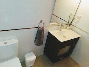 Shower, towels