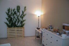 Free buffet breakfast - Belice Rooms (Salemi)