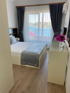 Schallisolierte Zimmer, kostenloses WLAN, Bettwäsche