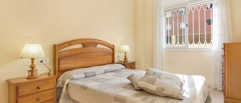 1 bedroom, iron/ironing board, Internet