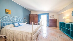 2 Schlafzimmer, Zimmersafe, Schreibtisch, Bügeleisen/Bügelbrett