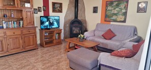 Televisie en een open haard