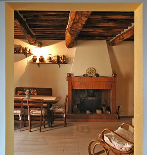 Dining - Casa Afra on quiet hills near Lucca and with an amazing view (Pescaglia)