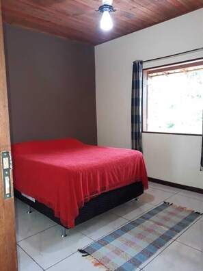 2 chambres, fer et planche à repasser, Wi-Fi, literie fournie