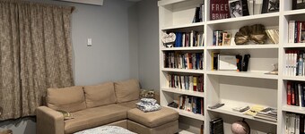 Downtown Jackson Cozy one bedroom, 3/4 bath. (Sink and stand up shower).