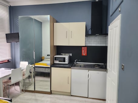 Fridge, microwave, coffee/tea maker, electric kettle