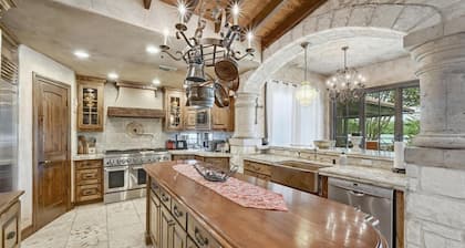 Villa Toscana – Rustic Italian Lakeside Retreat - Private Boat Dock and slip