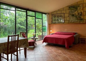 1 chambre, fer et planche à repasser, Wi-Fi gratuit, draps fournis