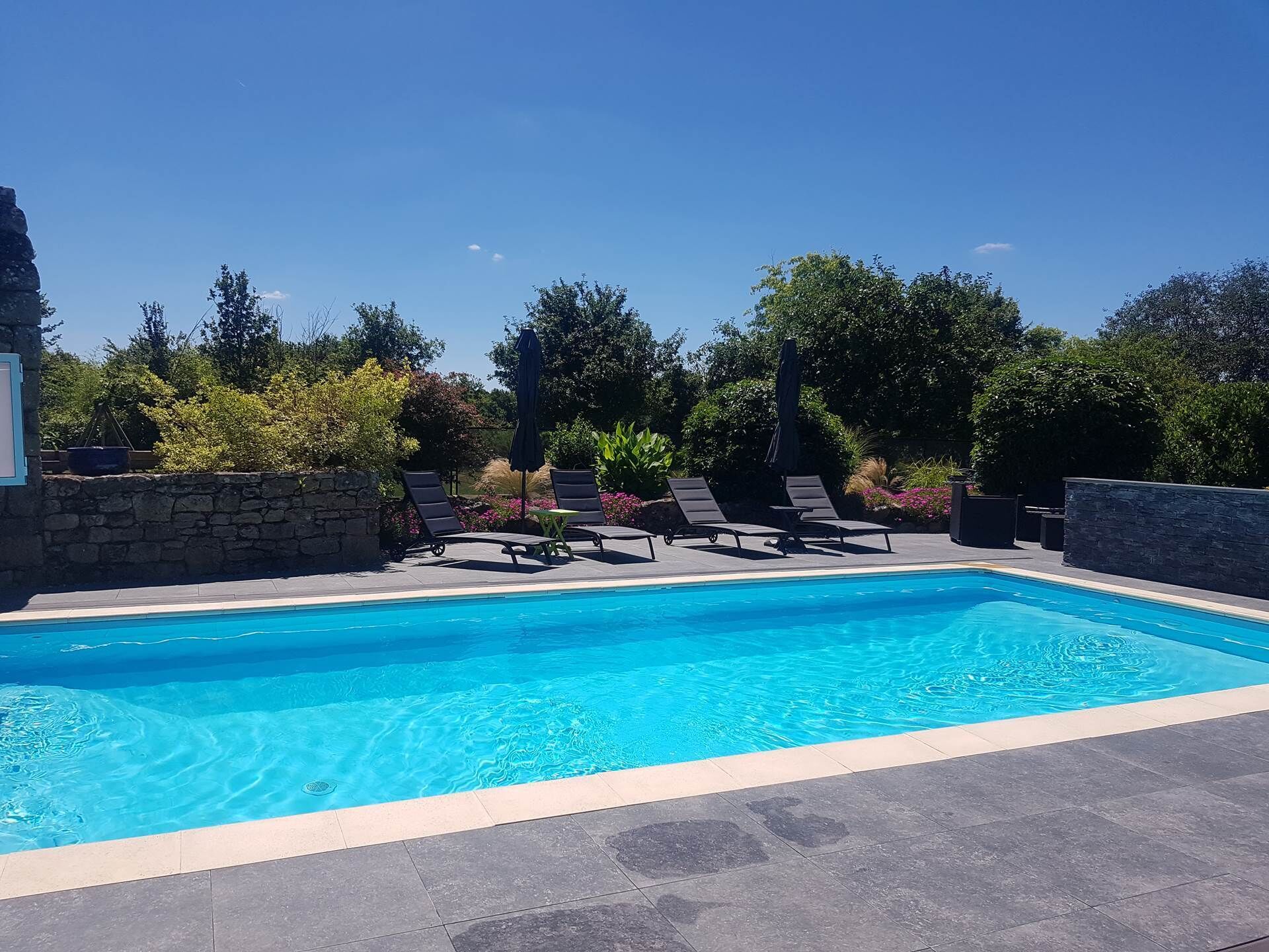 Piscine couverte, piscine extérieure