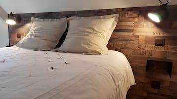 1 chambre, lit parapluie, Wi-Fi gratuit, draps fournis