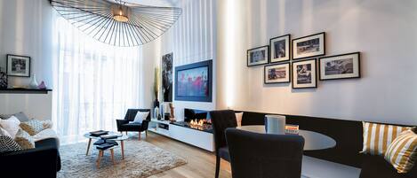 TV, fireplace, DVD player, stereo