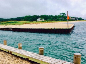 Beach nearby, sun loungers, beach towels - Walk to private beach in Clearwater (East Hampton)