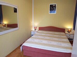 1 bedroom, iron/ironing board, free WiFi, bed sheets