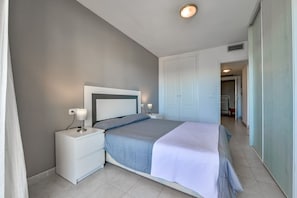 1 chambre, fer et planche à repasser, accès au Wi-Fi (inclus)
