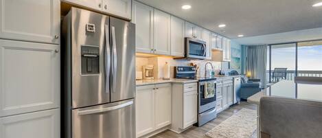 Microwave, dishwasher, coffee/tea maker, toaster