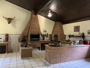 Fridge, microwave, oven, stovetop - Come rest in the 2nd best climate in the world. (Atibaia)