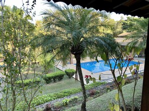 Outdoor pool - Come rest in the 2nd best climate in the world. (Atibaia)