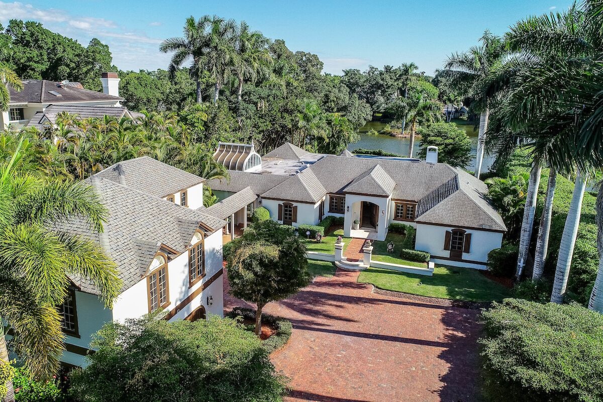 Photo 3 of Port Royal Newly Renovated Contemporary Home On 3/4 Acres Walking Distance Beach