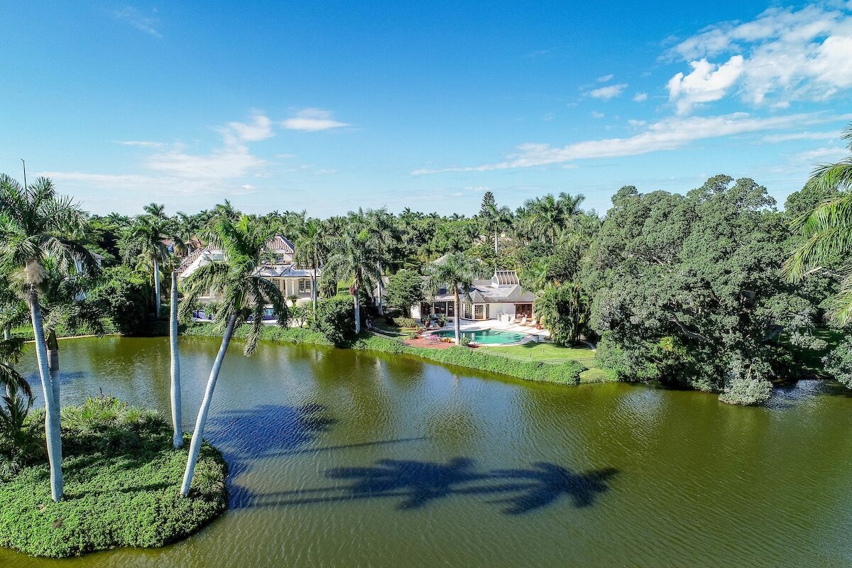 Photo 41 of Port Royal Newly Renovated Contemporary Home On 3/4 Acres Walking Distance Beach
