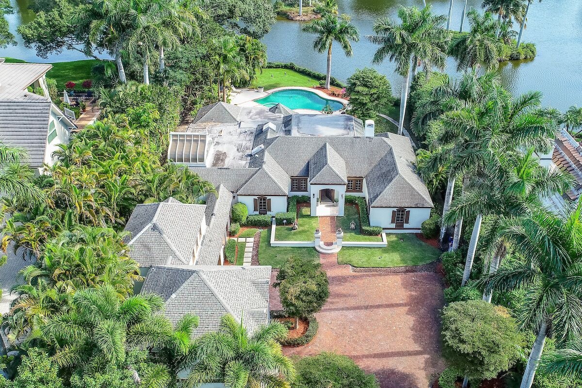Photo 5 of Port Royal Newly Renovated Contemporary Home On 3/4 Acres Walking Distance Beach