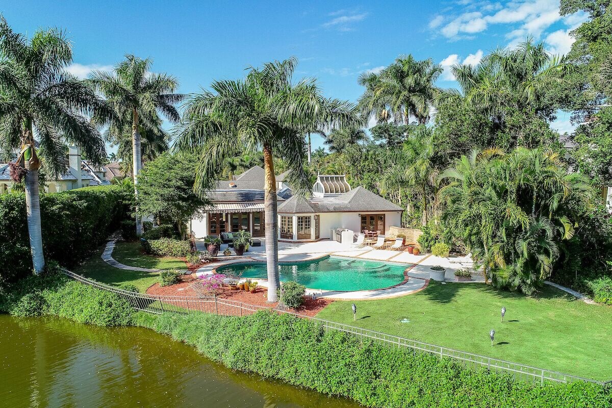 Photo 7 of Port Royal Newly Renovated Contemporary Home On 3/4 Acres Walking Distance Beach