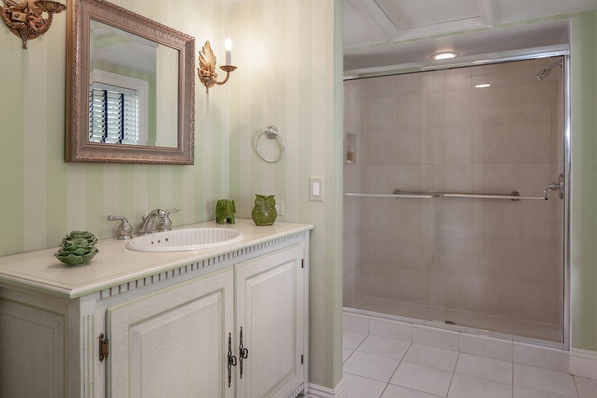 Photo 38 of Port Royal Newly Renovated Contemporary Home On 3/4 Acres Walking Distance Beach