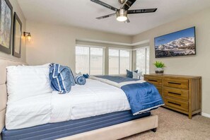 3 bedrooms, desk, iron/ironing board, free WiFi