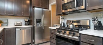 At Base of Cottonwoods! * Private Hot Tub * Xbox *