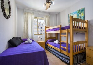 2 chambres, fer et planche Ă repasser, Wi-Fi gratuit, draps fournis