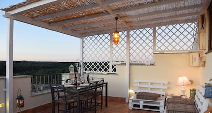 Maison historique avec terrasse panoramique donnant sur la Maremme