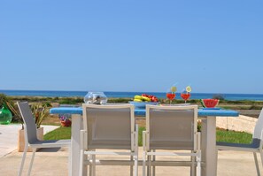 Outdoor dining - Villarestinco oasis of peace white sand beaches truly unique location (Pescoluse)