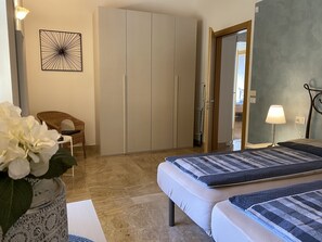 2 Schlafzimmer, Reisekinderbett, kostenloses WLAN, Bettwäsche