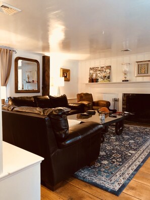 Téléviseur connecté, foyer, Netflix, livres