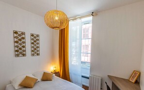 2 Schlafzimmer, Schreibtisch, Bügeleisen/Bügelbrett, WLAN