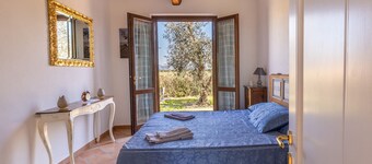 Relax in the countryside a few kilometers from the sea