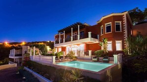 Exterior - Papaya Private Pool and Tesla Backup! (St. John)