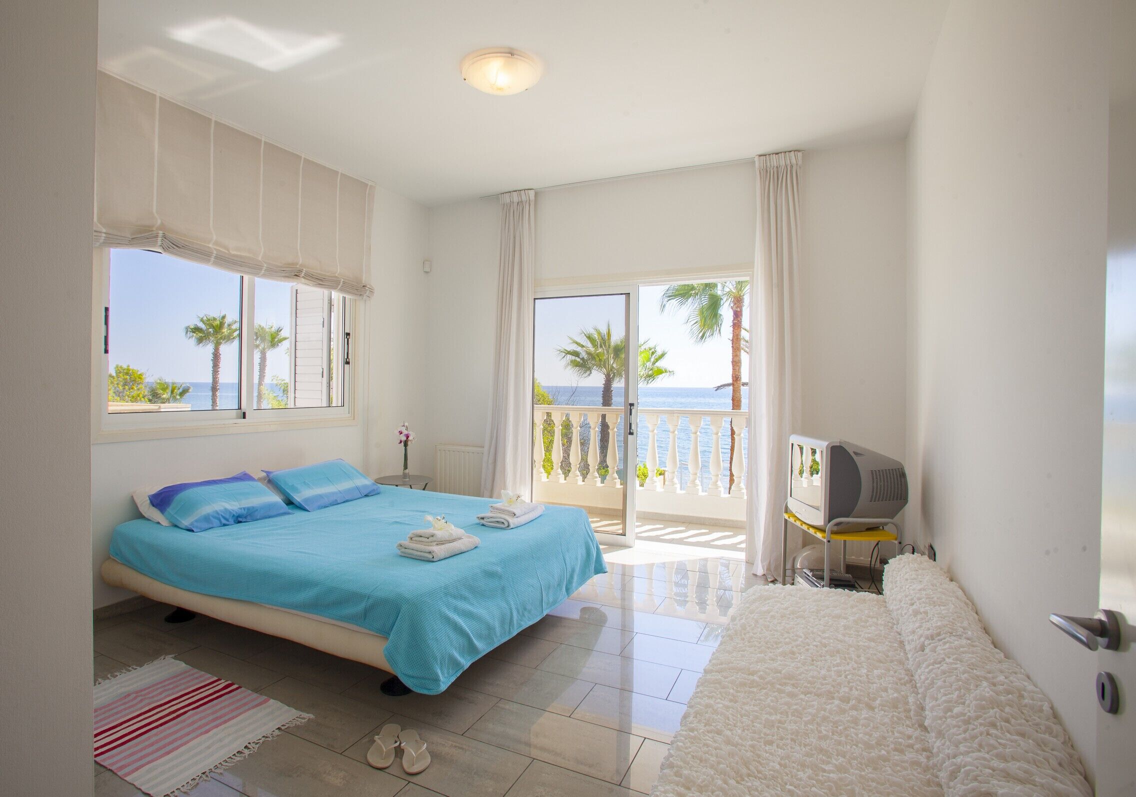 5 bedrooms, in-room safe, iron/ironing board, free WiFi