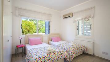 5 bedrooms, in-room safe, iron/ironing board, free WiFi
